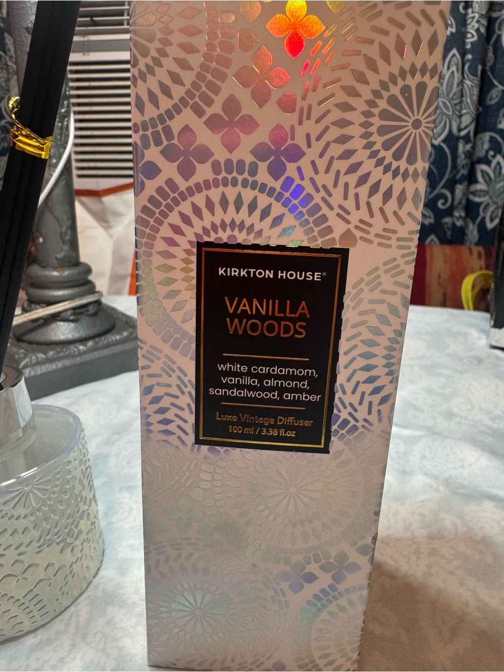 Kirkton House Vanilla Woods Luxe Diffuser - White with Iridescent Silver Accents